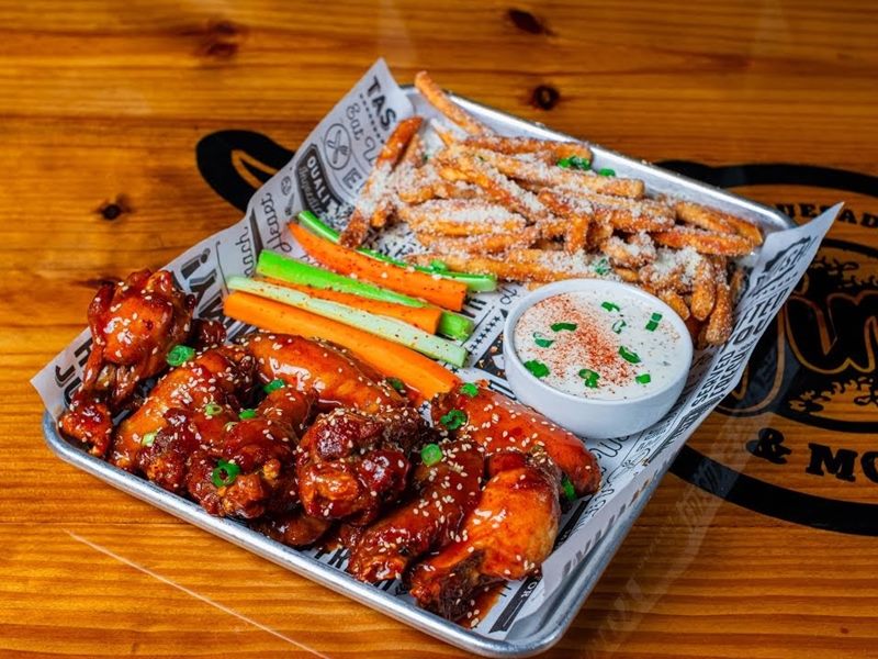 Las wings quesadillas & more food